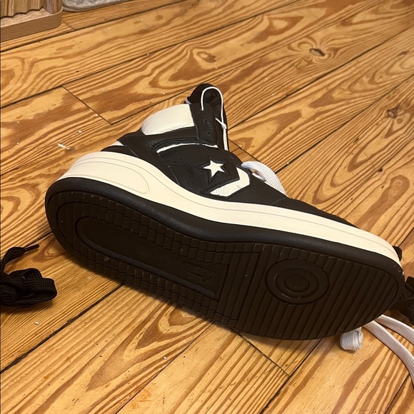 Unisex Converse Black and White Leather Sneakers - Picture 2 of 6